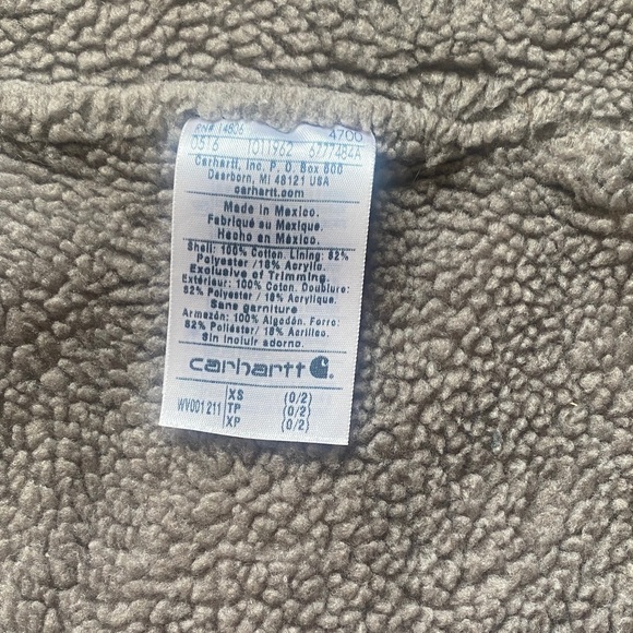 Carhartt Women’s Tan Vest with Sherpa lining - Picture 10 of 11